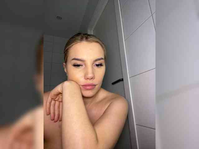 LYALYAtop webcam