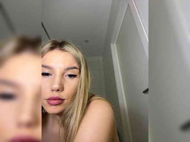 LYALYAtop webcam