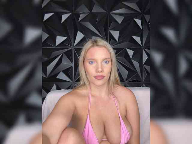 LYALYAtop webcam