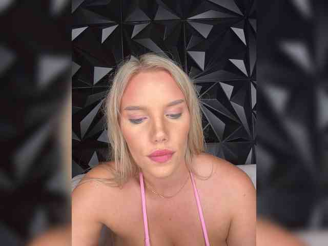 LYALYAtop webcam