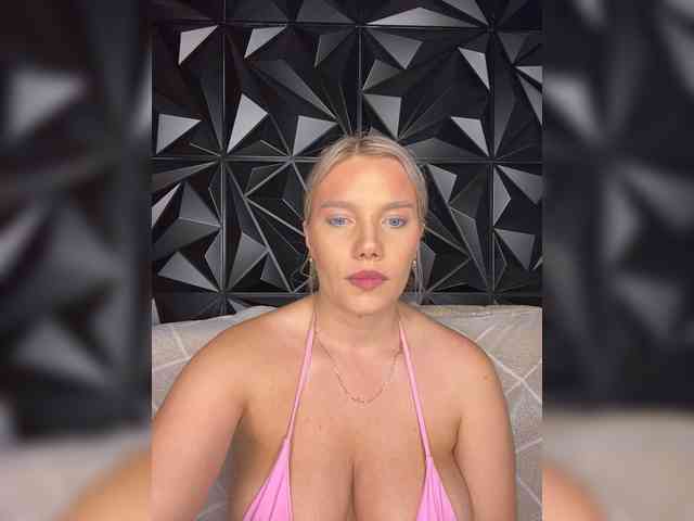LYALYAtop webcam
