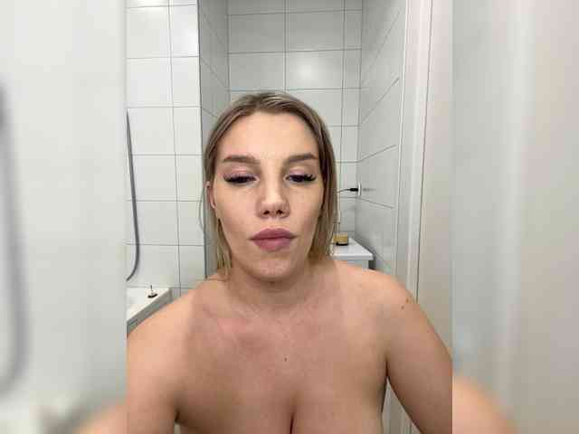 LYALYAtop webcam