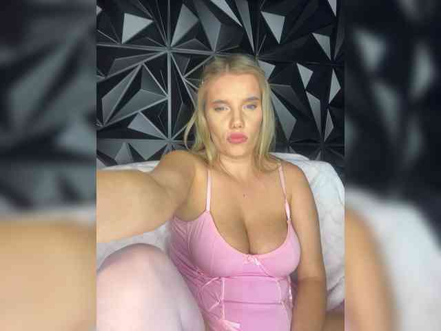 LYALYAtop webcam