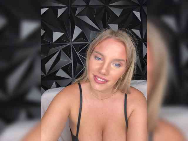 LYALYAtop webcam