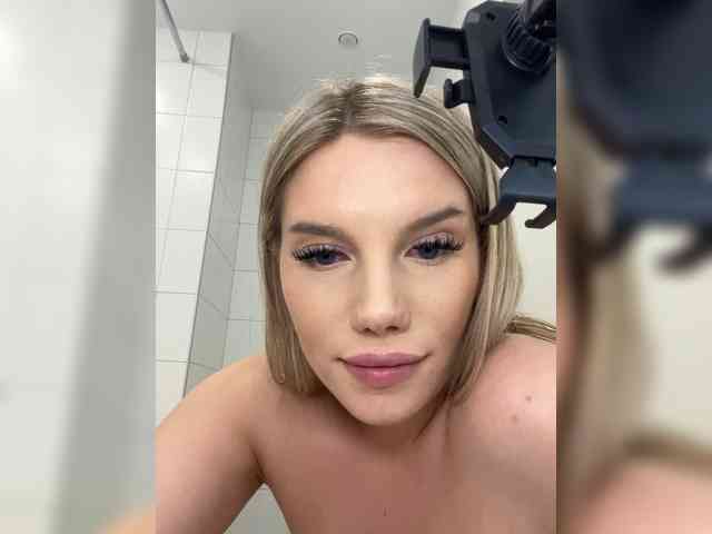 LYALYAtop webcam