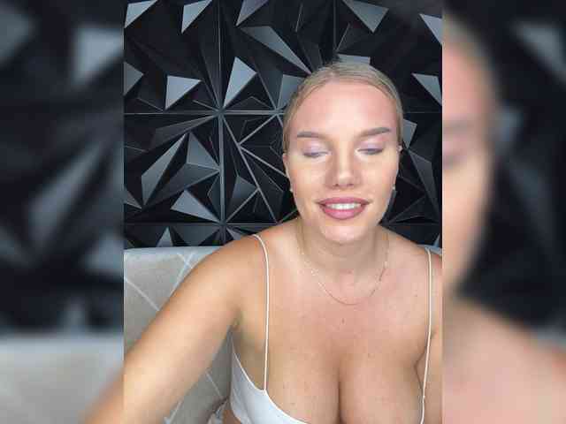 LYALYAtop webcam