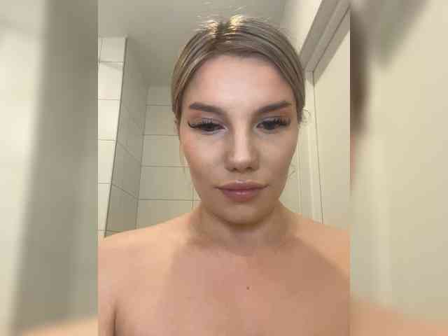 LYALYAtop webcam