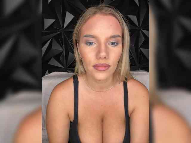 LYALYAtop webcam