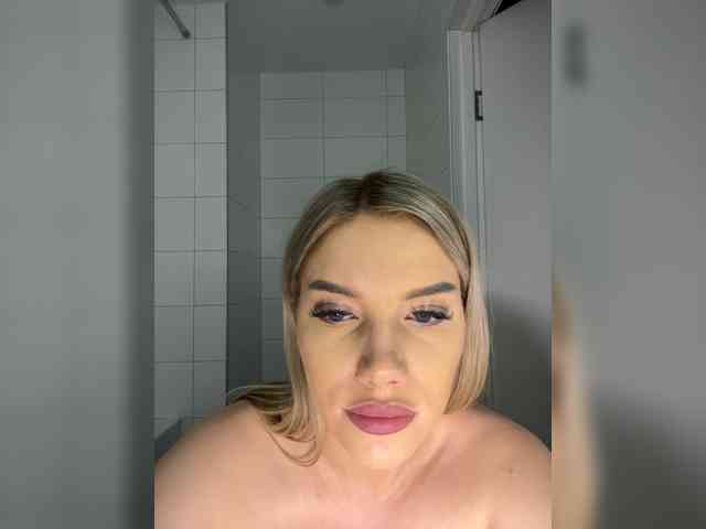 LYALYAtop webcam