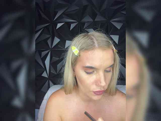 LYALYAtop webcam