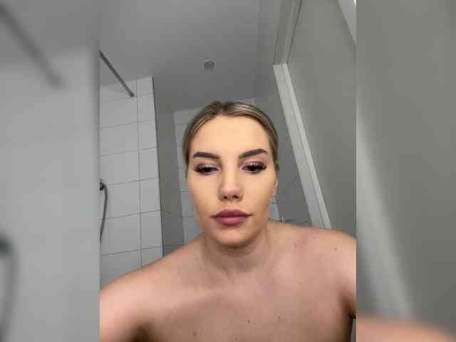 LYALYAtop webcam