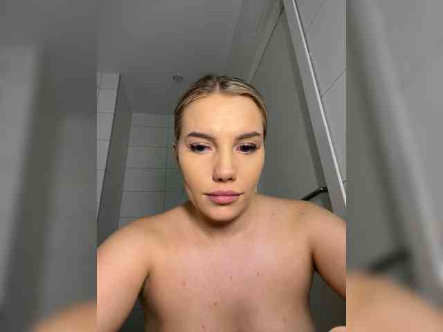 LYALYAtop webcam