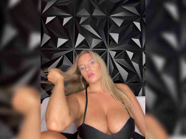 LYALYAtop webcam