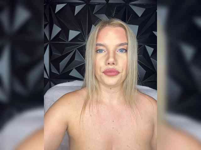 LYALYAtop webcam
