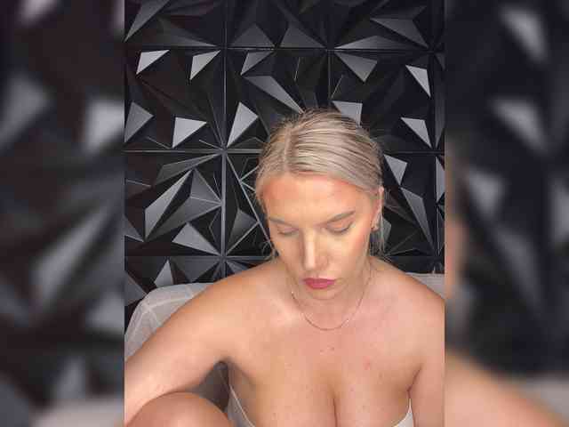 LYALYAtop webcam