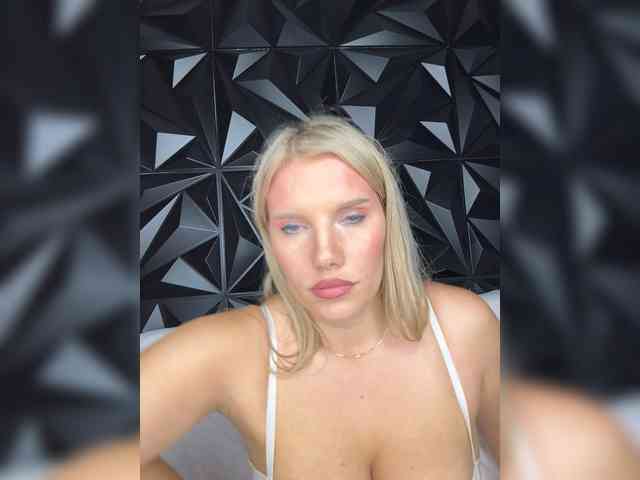 LYALYAtop webcam