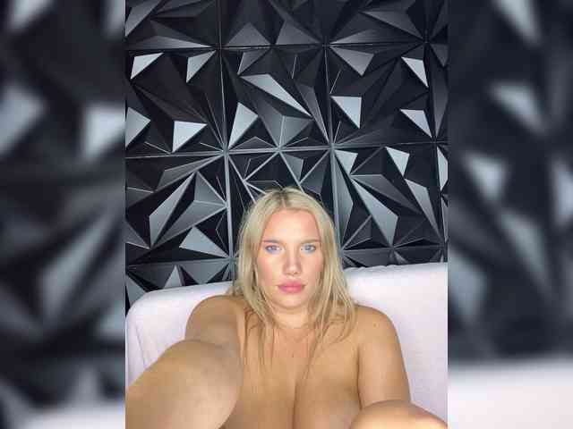 LYALYAtop webcam
