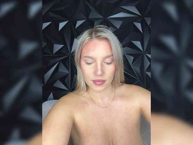 LYALYAtop