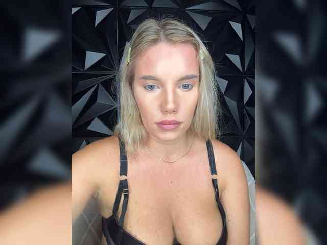 LYALYAtop webcam