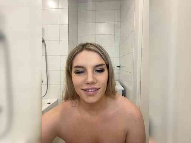 LYALYAtop webcam