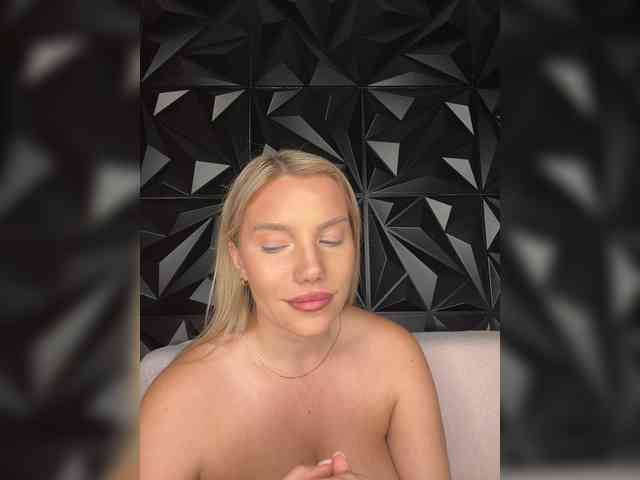 LYALYAtop