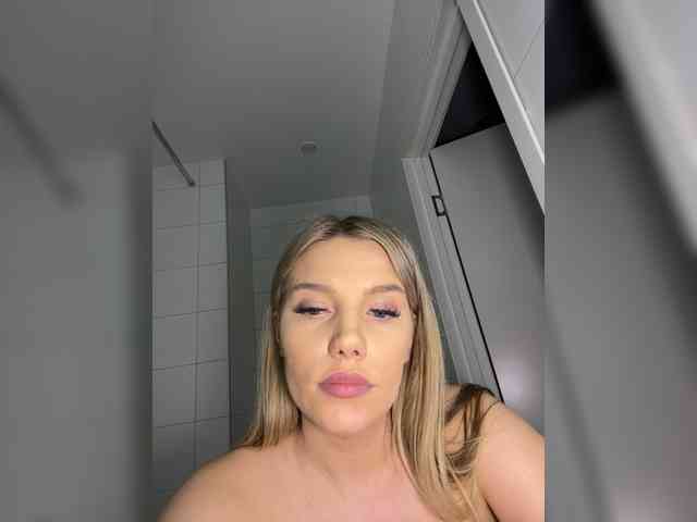 LYLAtop Live Webcam on BongaCams