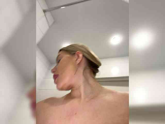 LYALYAtop webcam