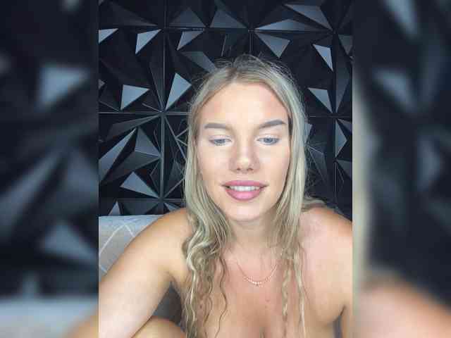 LYLAtop Live Webcam on BongaCams