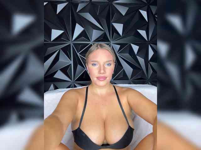 LYALYAtop webcam