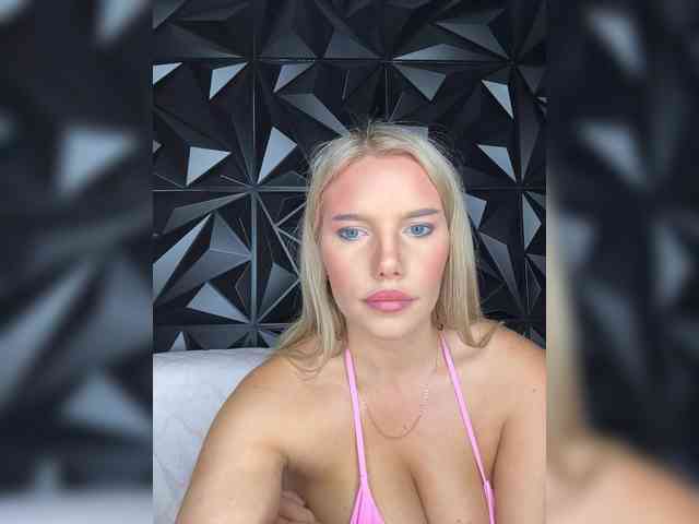 LYALYAtop webcam