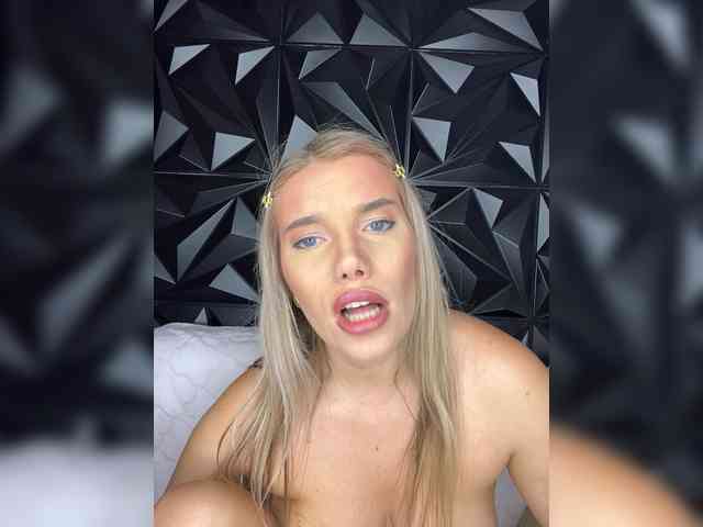 LYALYAtop webcam