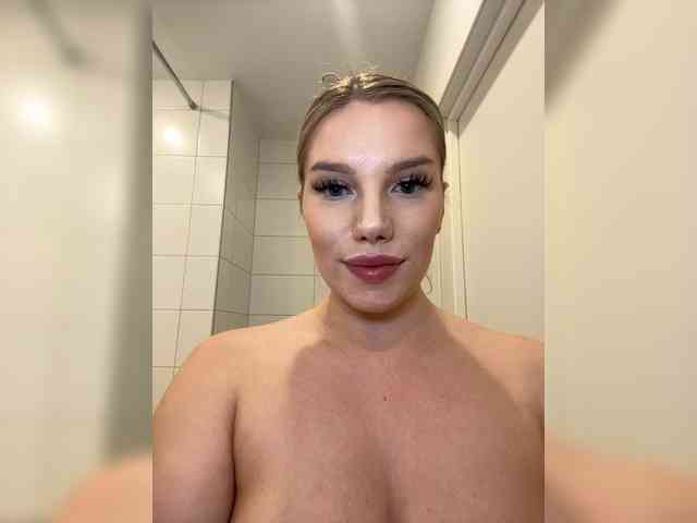 LYALYAtop webcam