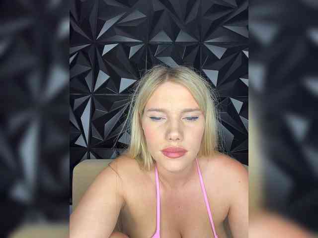 LYALYAtop webcam