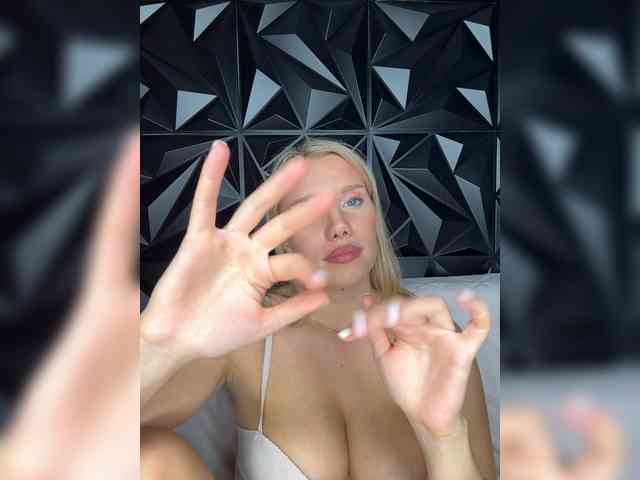 LYALYAtop webcam
