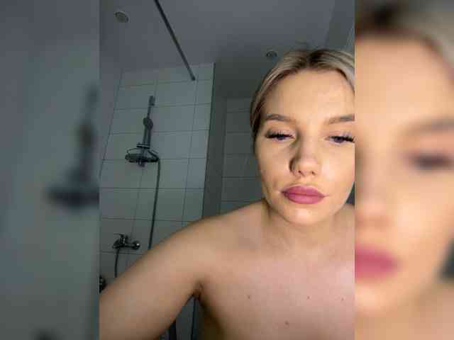 LYALYAtop webcam