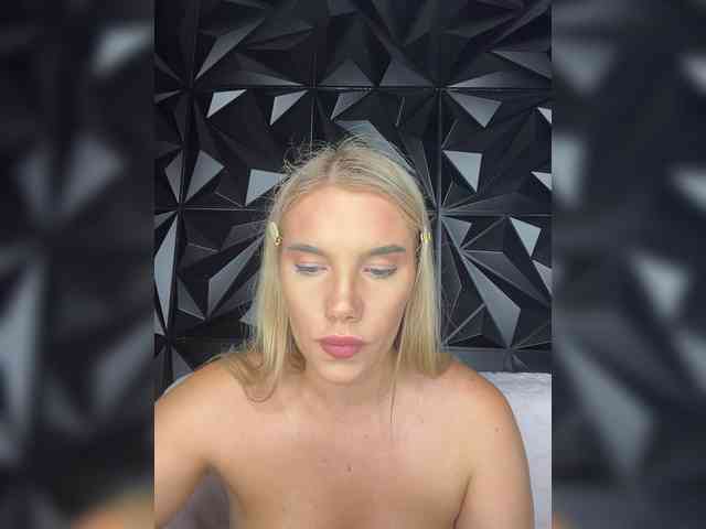 LYALYAtop webcam