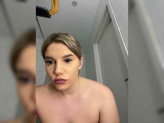 LYALYAtop webcam
