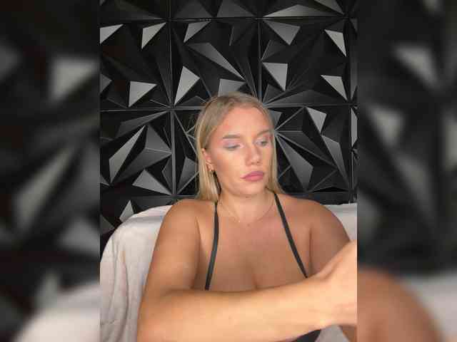 LYALYAtop webcam