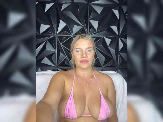 LYALYAtop webcam
