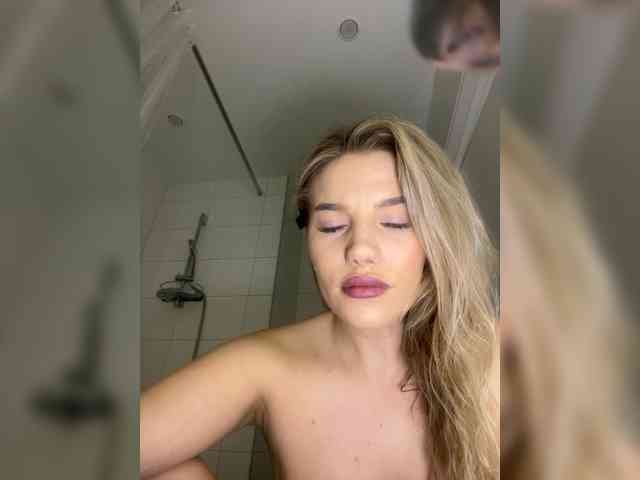 LYALYAtop webcam