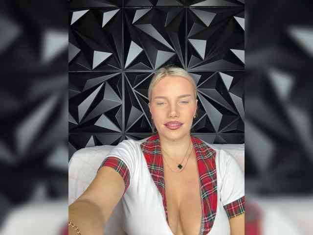 LYALYAtop webcam
