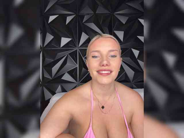 LYALYAtop webcam