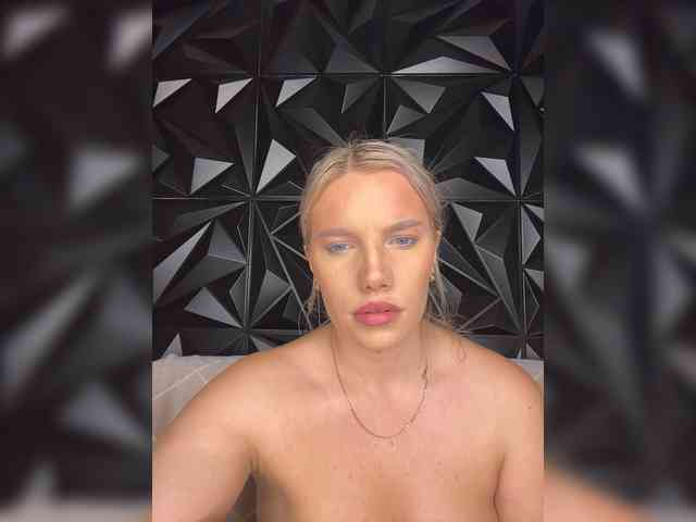 LYALYAtop webcam