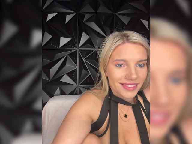 LYALYAtop webcam
