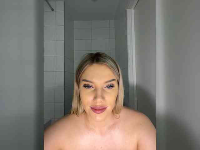 LYALYAtop webcam