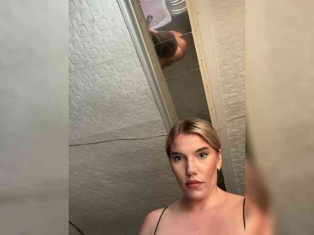 LYALYAtop webcam