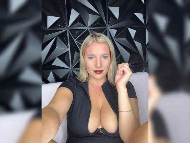 LYALYAtop webcam