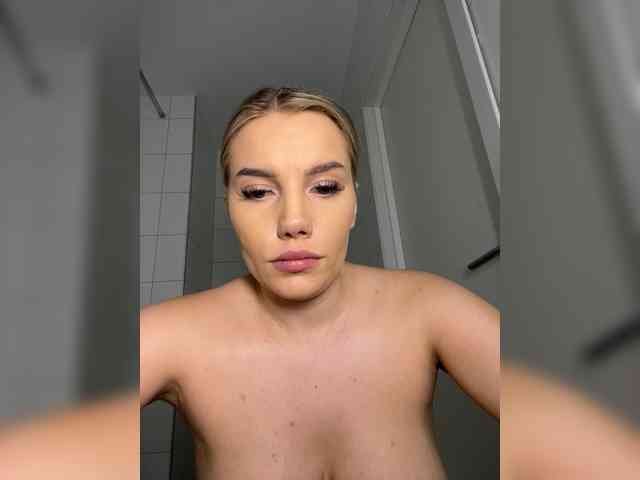LYALYAtop webcam
