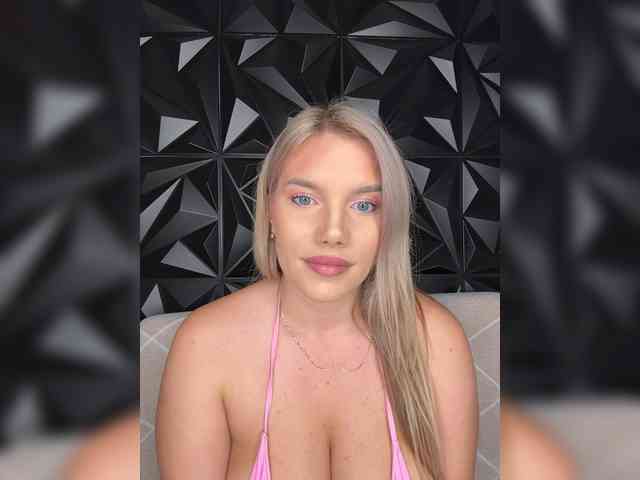 LYALYAtop webcam