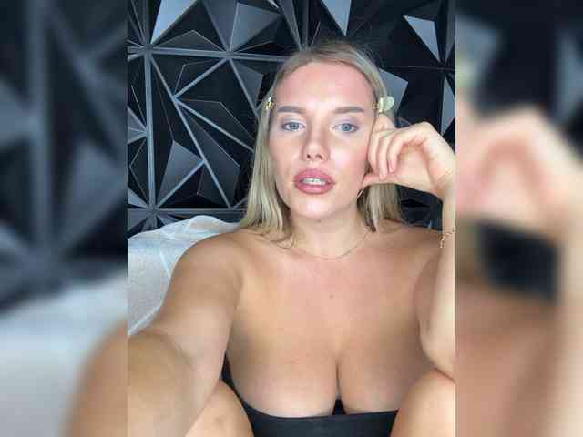 LYALYAtop webcam